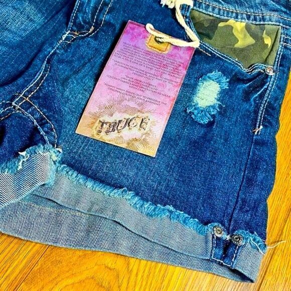TRUCE DESTROYED JEAN SHORTS WITH CAMO DETAILING 13 JRS NWT - Picture 3 of 13